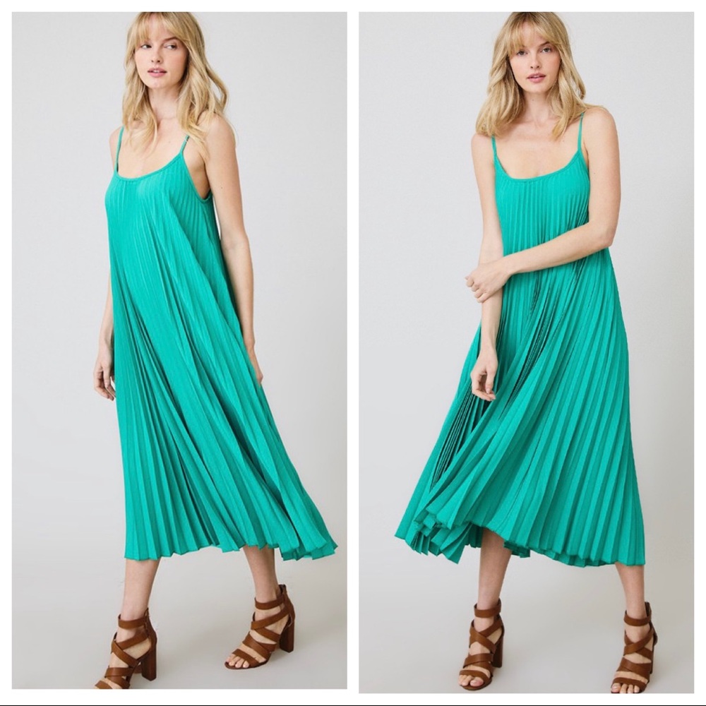 01 Amelia Fabulous Pleated Cami Dress - Picture 3 of 3